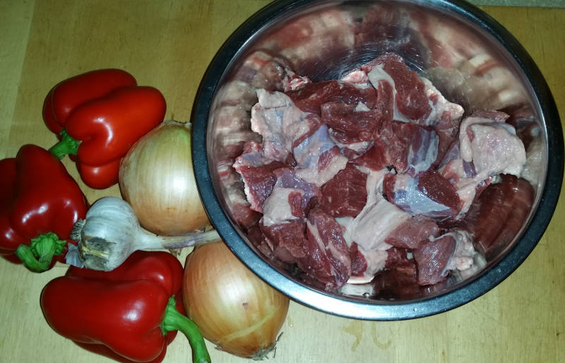 Тушеное мясо по-болгарски