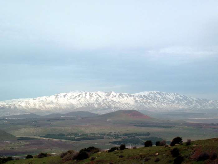 Израильская вершина горы Ермон (вид с горы Бенталь)