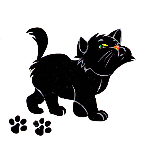смешной черный котенок
