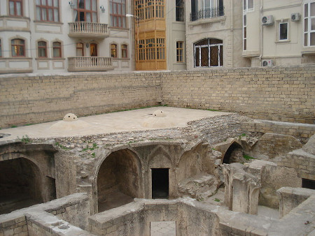 старинные дворцовые бани Ширваншахов, XV век