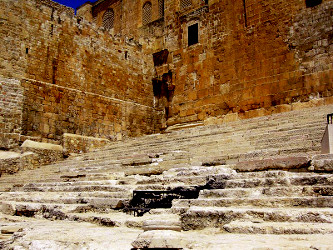 Древняя лестница, по которой молящиеся поднимались на Храмовую гору с юга.