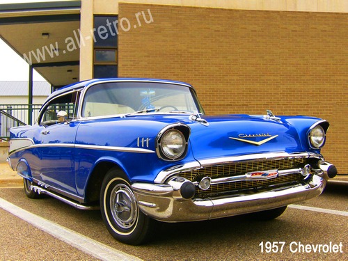 ретро автомобиль Chevrolet 1957