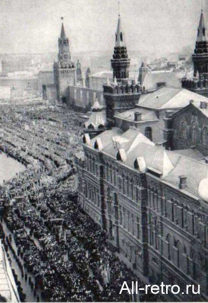 Юрий Гагарин на Красной Площади