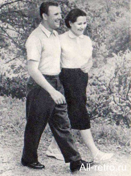 Юрий Гагарин с женой Валентиной