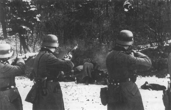 Расстрел польских граждан подразделением вермахта, декабрь 1939 г.