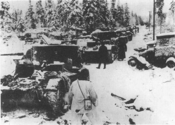Советская танковая колонна, разгромленная финской армией в советско-финской зимней войне 1939
