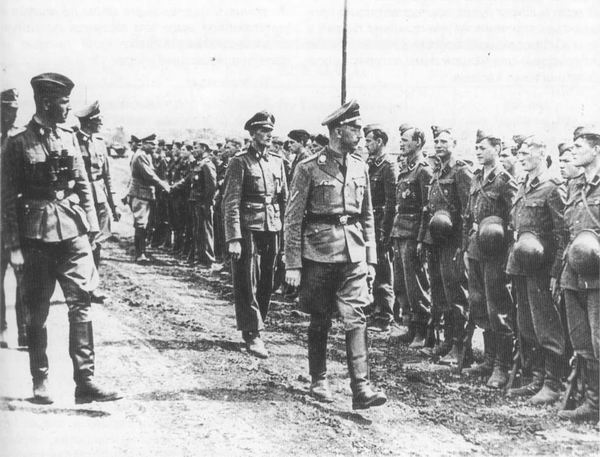 енрих Гиммлер при посещении дивизии СС «Викинг», сентябрь/октябрь 1942 г.
