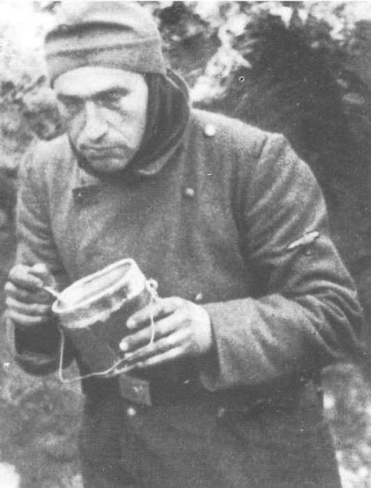 Обед в перерыве между боями, 1943 г.