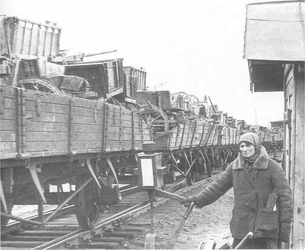 Эвакуация хозяйственного имущества, Россия, 1942 г