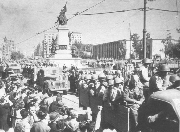 Вступление советских войск в столицу Румынии Бухарест, август 1944 г.