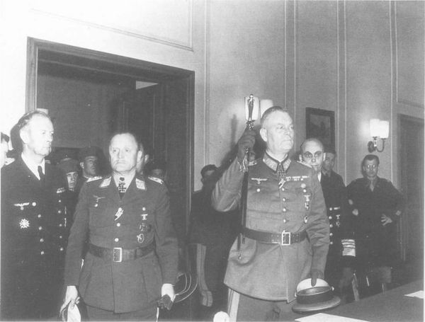 Уполномоченные немецкие офицеры после подписания акта о безоговорочной капитуляции Германского рейха в Берлине-Карлсхорсте 8.5.1945 г.
